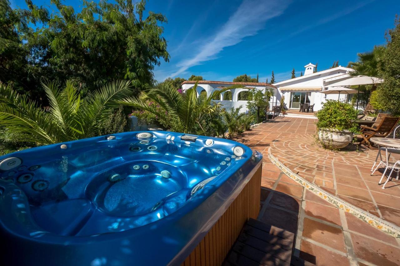 Private Heated Pool, Jacuzzi & 1225M2 Garden In Villa Cipreses 프리질리아나 외부 사진