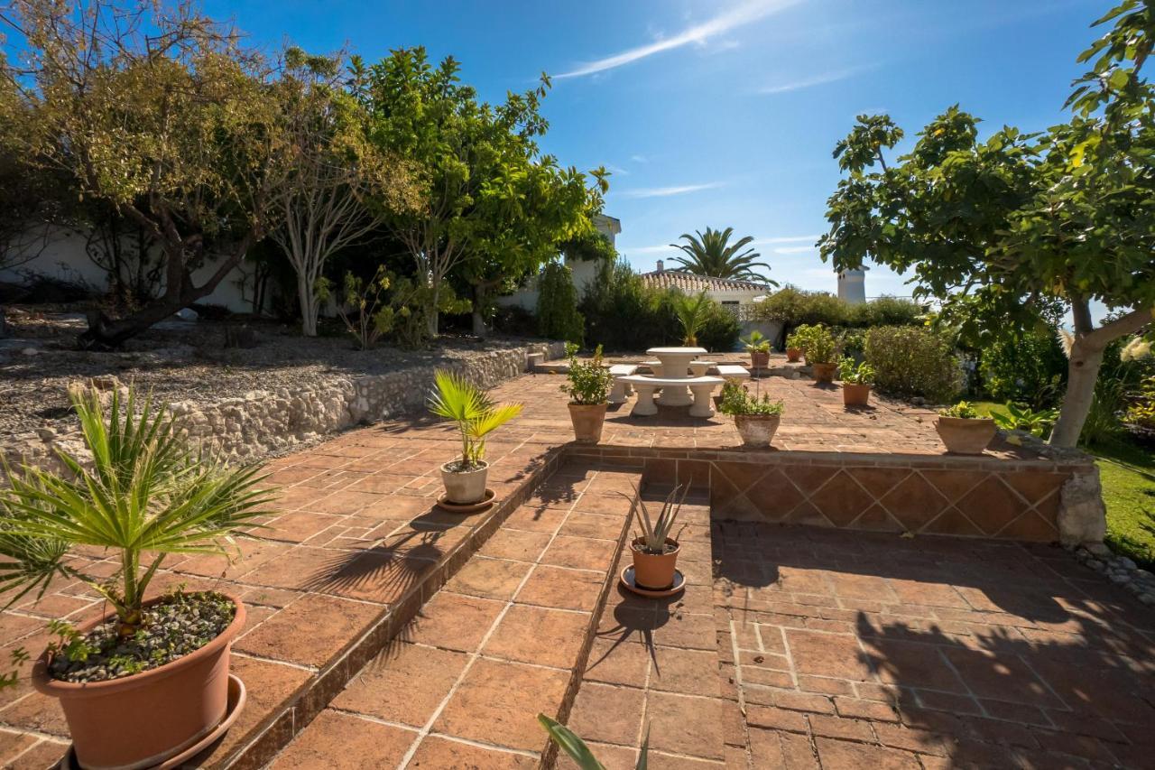 Private Heated Pool, Jacuzzi & 1225M2 Garden In Villa Cipreses 프리질리아나 외부 사진