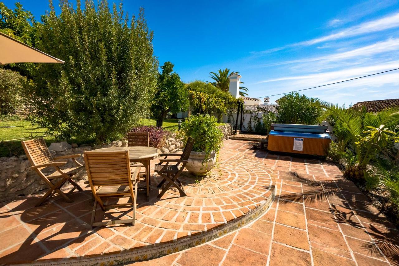 Private Heated Pool, Jacuzzi & 1225M2 Garden In Villa Cipreses 프리질리아나 외부 사진