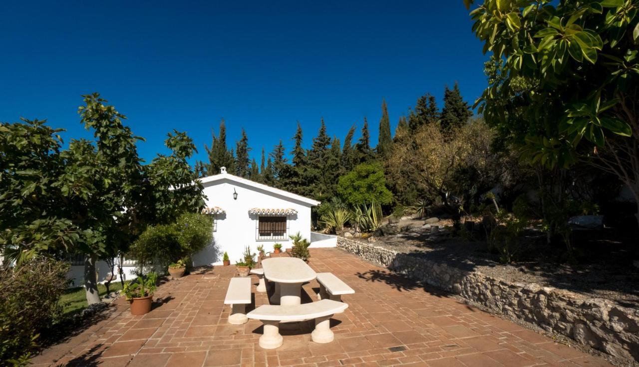Private Heated Pool, Jacuzzi & 1225M2 Garden In Villa Cipreses 프리질리아나 외부 사진