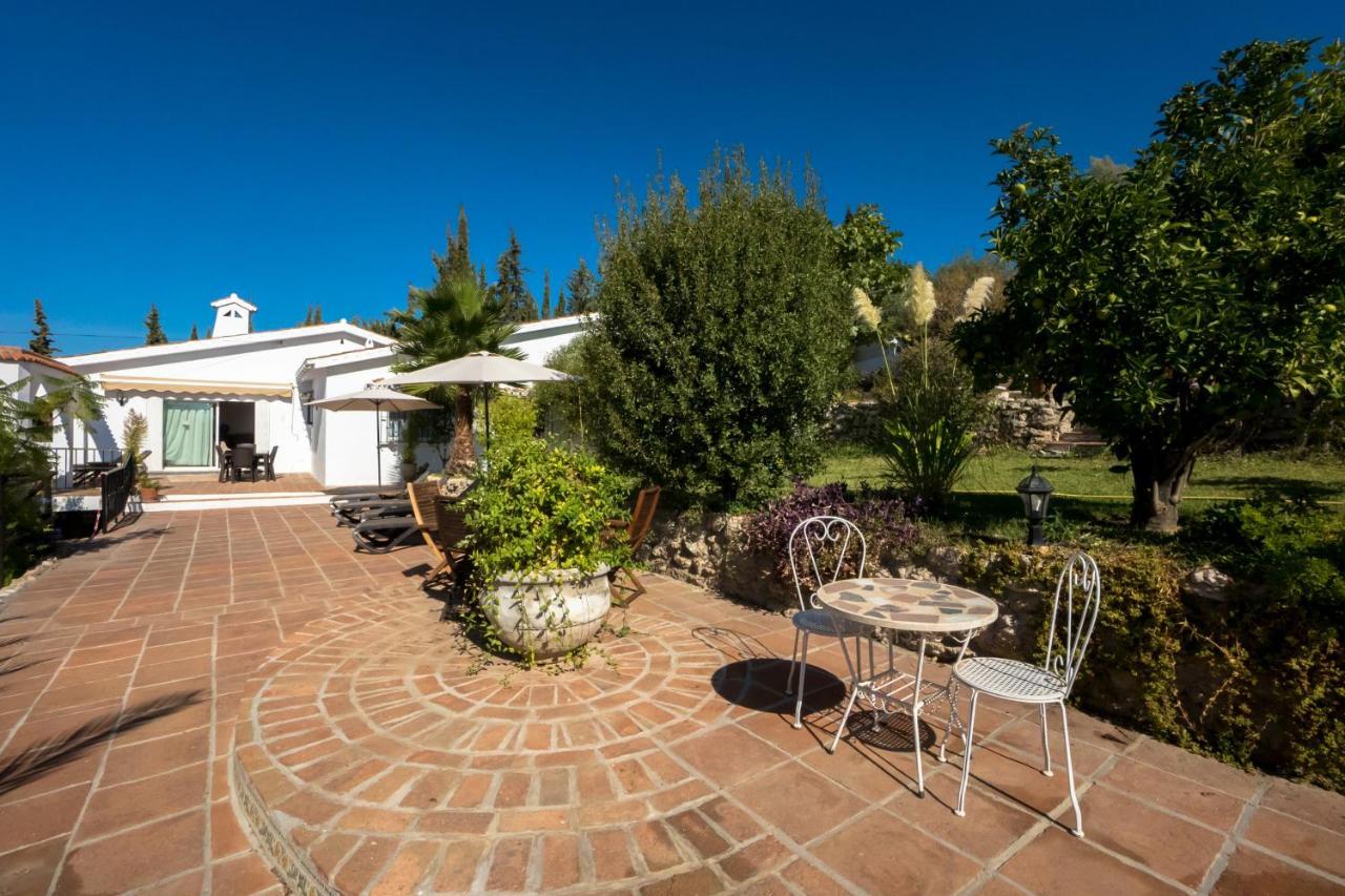 Private Heated Pool, Jacuzzi & 1225M2 Garden In Villa Cipreses 프리질리아나 외부 사진