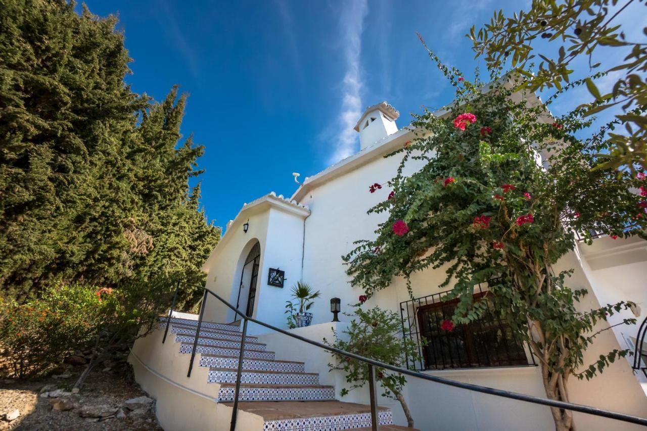 Private Heated Pool, Jacuzzi & 1225M2 Garden In Villa Cipreses 프리질리아나 외부 사진