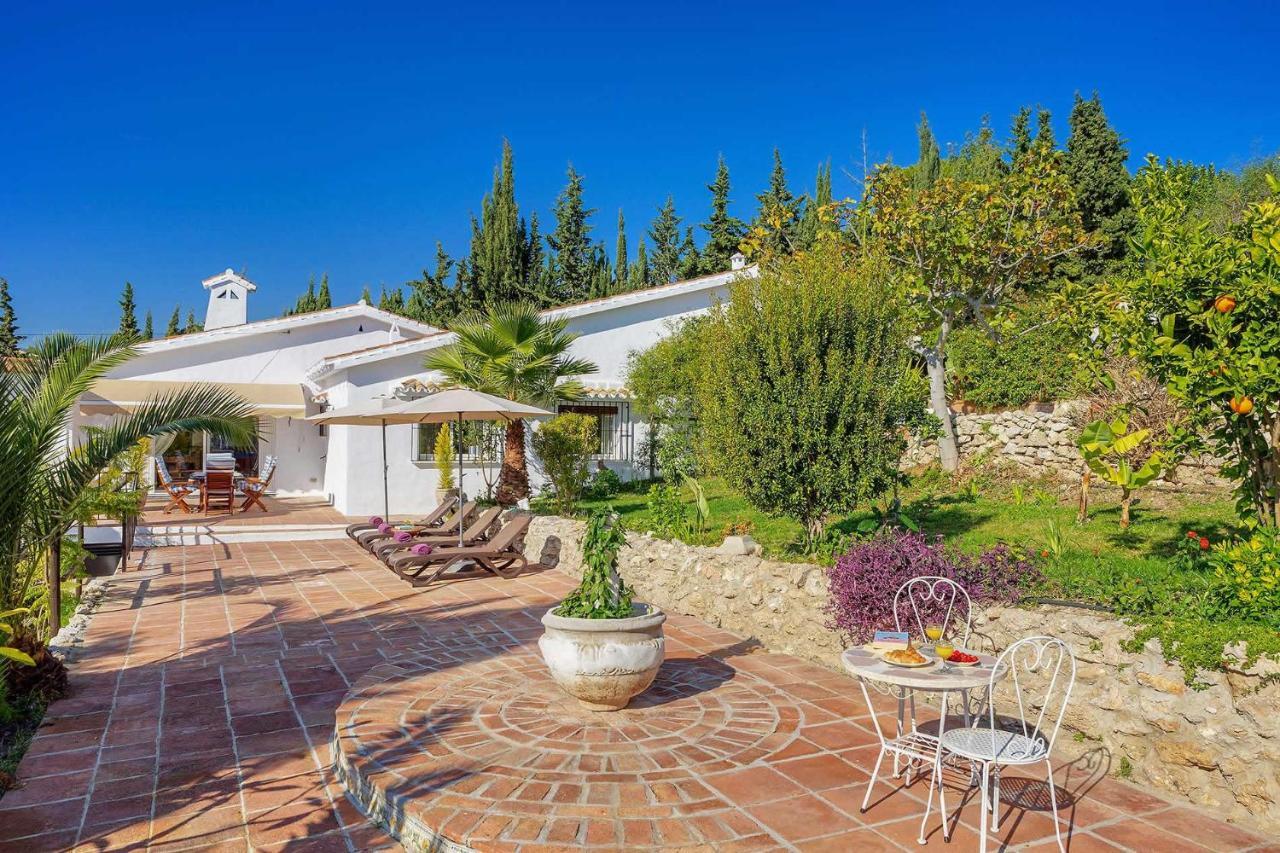 Private Heated Pool, Jacuzzi & 1225M2 Garden In Villa Cipreses 프리질리아나 외부 사진