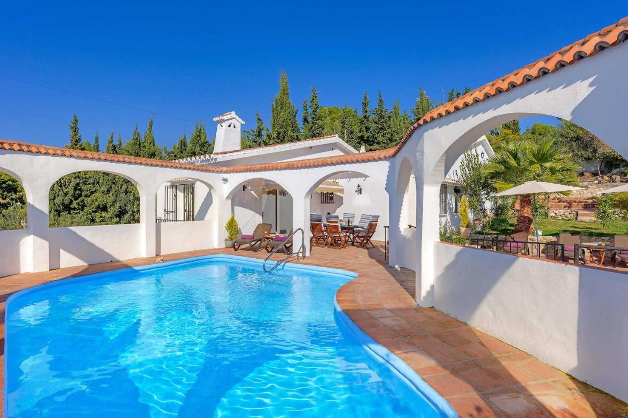 Private Heated Pool, Jacuzzi & 1225M2 Garden In Villa Cipreses 프리질리아나 외부 사진